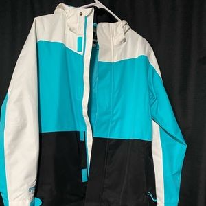 Brand New with tags Women’s Under Armour jacket